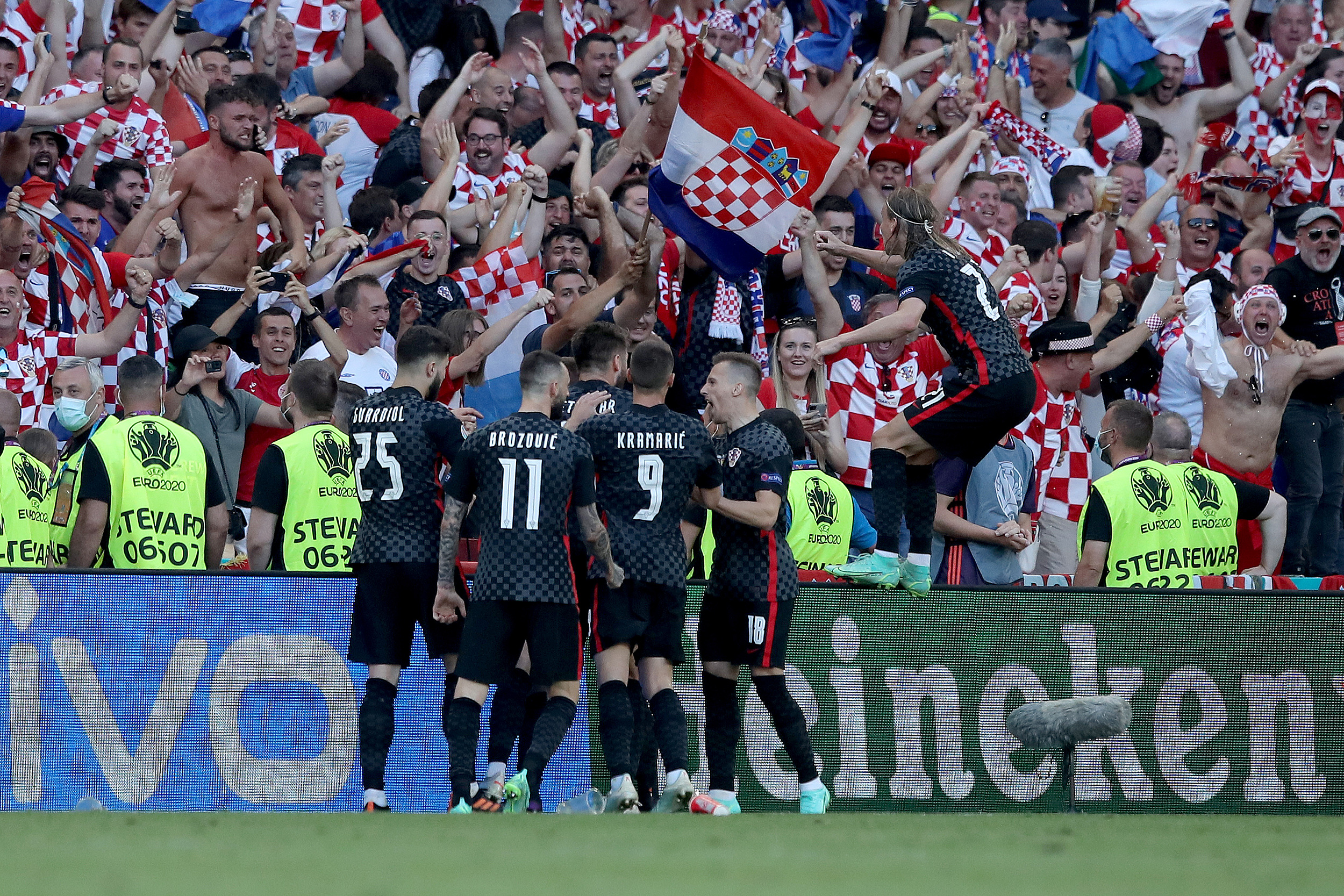  lol宙斯和theshy哪个厉害 ayx官网登录