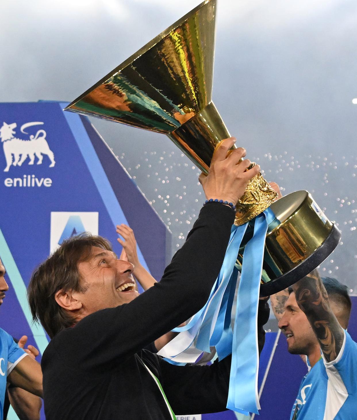 关于那不勒斯训练开放日，今夜完成体检引欢呼，意甲在即，年轻球员得到机会的信息ayx官网登录