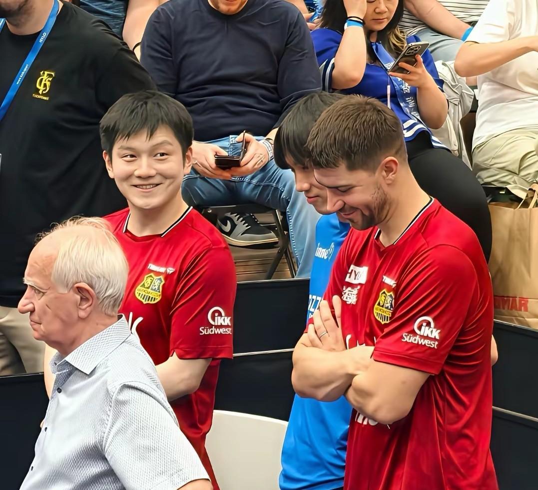 关于赛地聚焦——德国杯转会期热度飙升；波尔图内部沟通；压力陡增；年轻球员得到机会的信息爱游戏官方网站入口